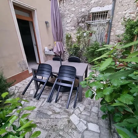 Casa Maira In Centro A Holiday home *